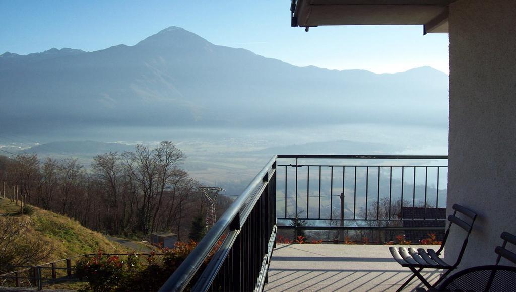 Casa Delle Camelie Apartment Sorico Luaran gambar